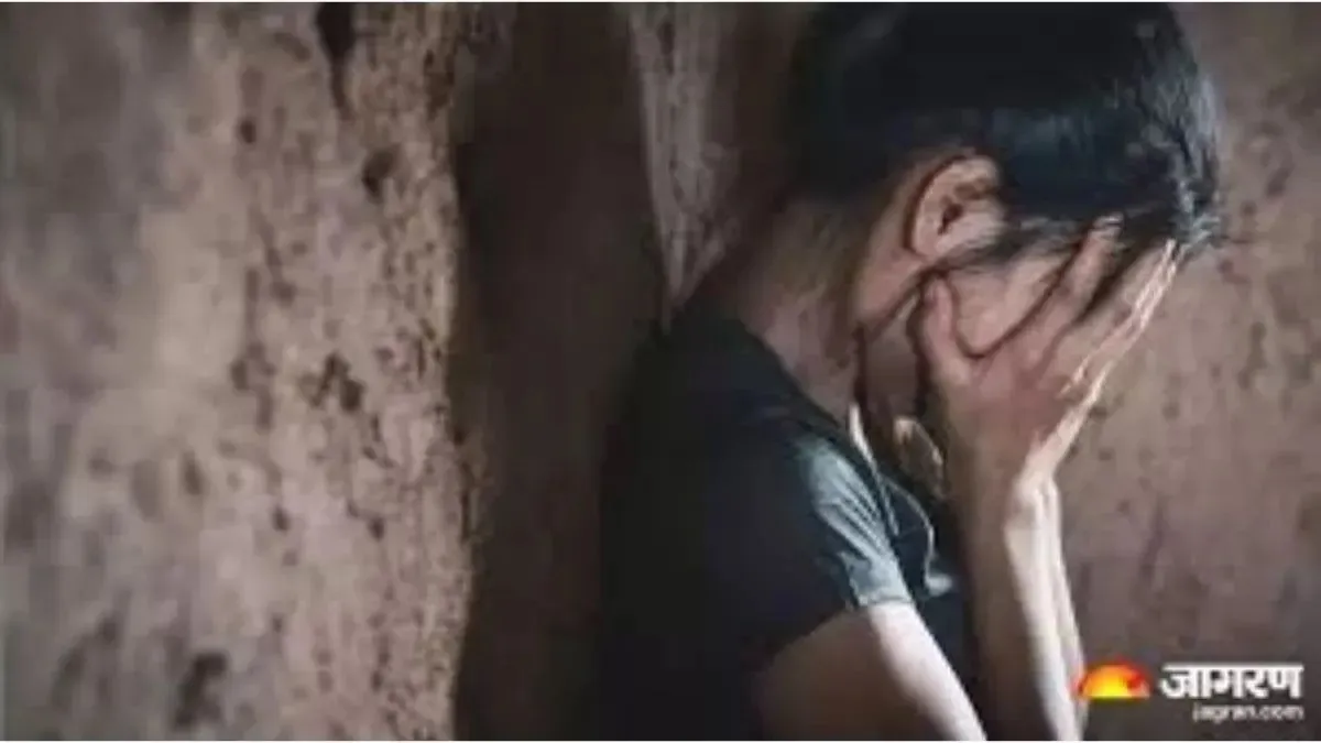 12ਵੀਂ ਦੀ ਵਿਦਿਆਰਥਣ ਨੇ ਕੀਤੀ ਖੁਦਕੁਸ਼ੀ: ਨੌਜਵਾਨ ਨੇ ਪਿਆਰ ਦੇ ਜਾਲ 'ਚ ਫਸਾਇਆ, ਅਸ਼ਲੀਲ ਫੋਟੋ-ਵੀਡੀਓ ਭੇਜ ਕੇ ਵਾਇਰਲ ਕਰਨ ਦੀ ਦਿੱਤੀ ਧਮਕੀ