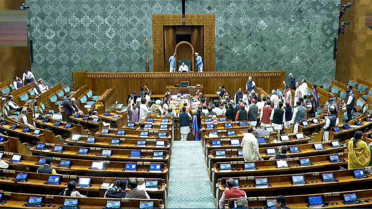 Parliament LIVE: ਸੰਸਦ ਦੇ ਤੀਜੇ ਦਿਨ ਹਾਈ-ਵੋਲਟੇਜ ਡਰਾਮਾ, ਆਕਸੀਜਨ ਮਾਸਕ ਲਗਾ ਕੇ ਪਹੁੰਚੇ ਦੀਪੇਂਦਰ ਹੁੱਡਾ