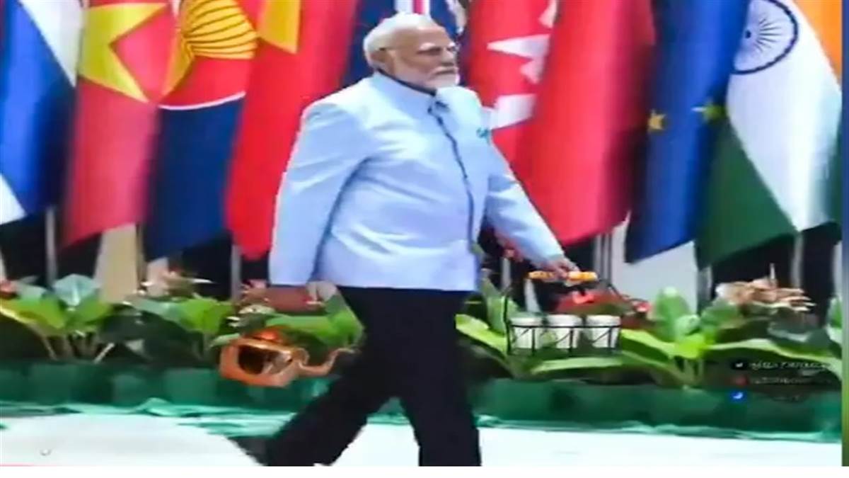 ਕਾਂਗਰਸ ਨੇ PM ਮੋਦੀ ਦਾ ਚਾਹ ਵੇਚਦੇ ਹੋਏ ਪੋਸਟ ਕੀਤਾ AI ਵੀਡੀਓ,  ਭੜਕੀ BJP ਬੋਲੀ- ਸ਼ਰਮਨਾਕ ਹਰਕਤ, ਜਨਤਾ ਕਦੇ ਮਾਫ਼ ਨਹੀਂ ਕਰੇਗੀ