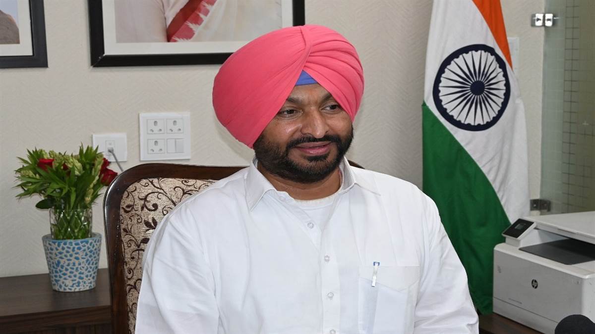 ਰਵਨੀਤ ਬਿੱਟੂ ਦੀਆਂ ਵਧੀਆਂ ਮੁਸ਼ਕਲਾਂ ! ਜਾਰੀ ਹੋ ਗਿਆ 17.62 ਲੱਖ ਦਾ ਰਿਕਵਰੀ ਨੋਟਿਸ; ਜਾਣੋ ਕੀ ਹੈ ਪੂਰਾ ਮਾਮਲਾ?