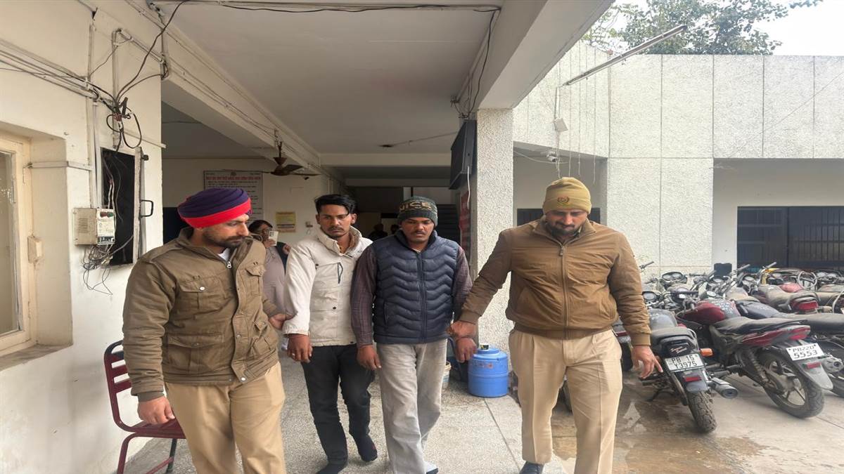 ਕਿੱਲੋ ਅਫ਼ਮ ਸਮੇਤ ਮੋਟਰਸਾਈਕਲ ਸਵਾਰ ਗ੍ਰਿਫ਼ਤਾਰ, ਹੈਰੋਇਨ ਸਣੇ ਦੋ ਸਕੇ ਭਰਾ ਕਾਬੂ