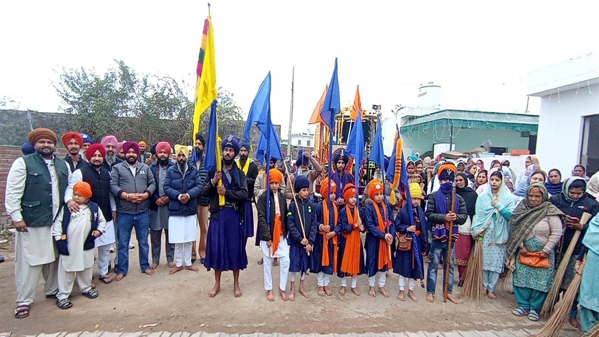 ਪ੍ਰਕਾਸ਼ ਦਿਹਾਡ਼ੇ ਨੂੰ ਸਮਰਪਿਤ ਪਿੰਡ ਭੰਬੂਆਂ ਵੱਲੋਂ ਨਗਰ ਕੀਰਤਨ ਸਜਾਇਆ