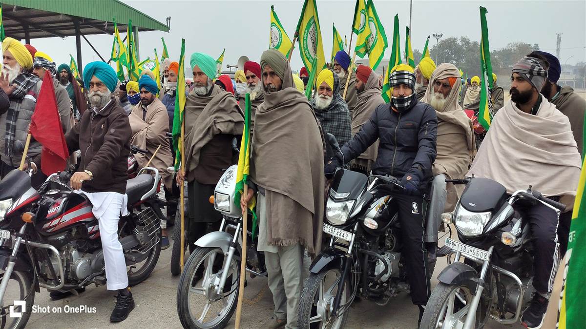 ਕਿਸਾਨਾਂ ਨੇ ਕੇਂਦਰੀ ਕਾਨੂੰਨਾਂ ਖ਼ਿਲਾਫ਼ ਕੱਢਿਆ ਮੋਟਰਸਾਈਕਲ ਮਾਰਚ