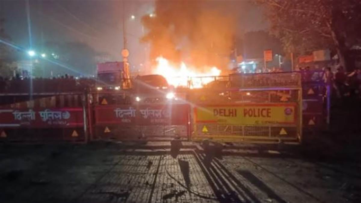 'ਉਕਾਸਾ', 'ਫੈਜ਼ਾਨ' ਅਤੇ 'ਹਾਸ਼ਮੀ'... ਪਾਕਿਸਤਾਨ 'ਚ ਬੈਠੇ ਆਕਾਵਾਂ ਨਾਲ ਕੋਡਨੇਮ ਨਾਲ ਹੁੰਦੀ ਸੀ ਗੱਲਬਾਤ, ਦਿੱਲੀ ਧਮਾਕੇ 'ਤੇ ਵੱਡਾ ਖ਼ੁਲਾਸਾ