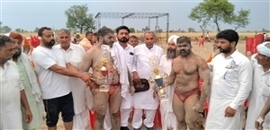 ਪੀਰ ਬਾਬਾ ਮੁਹੰਮਦ ਪਨਾਹ ਦੀ ਸਮਾਧ 'ਤੇ ਸਾਲਾਨਾ ਮੇਲਾ ਕਰਵਾਇਆ