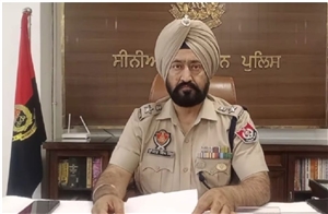 ਫਿਰੋਜ਼ਪੁਰ ਪੁਲਿਸ ਨੇ ਤਸਕਰਾਂ ਕੋਲੋਂ 2 ਕਿੱਲੋ ਤੋਂ ਵੱਧ ਹੈਰੋਇਨ ਤੇ ਮੋਟਰਸਾਈਕਲ ਬਰਾਮਦ