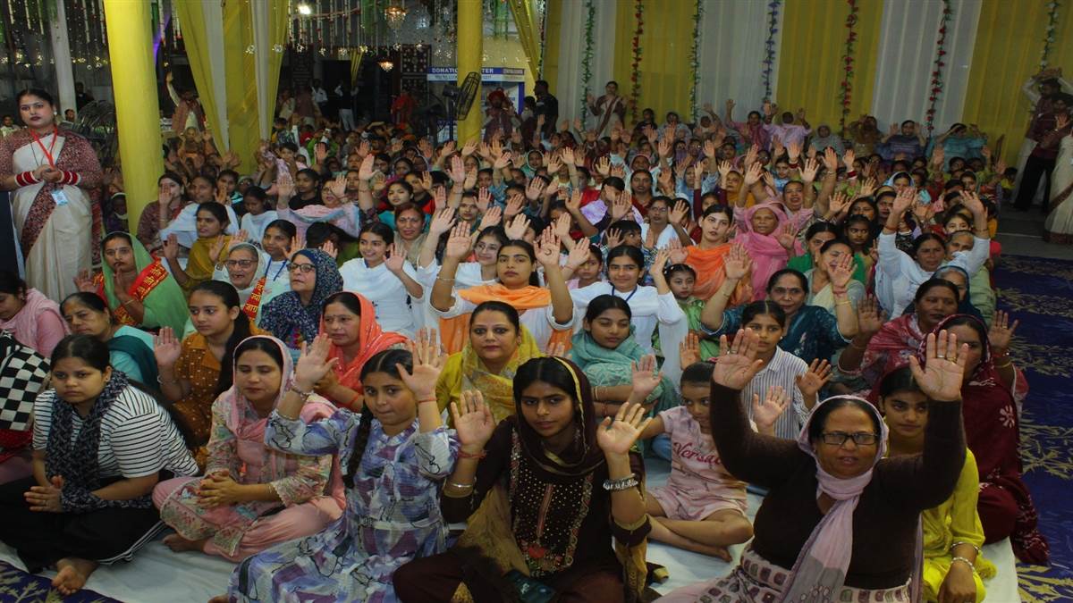 ਪ੍ਰਮਾਤਮਾ ਦਾ ਦਰਸ਼ਨ ਕੇਵਲ ਪੂਰਨ ਗੁਰੂ ਦੀ ਸੰਗਤ ਨਾਲ ਹੀ ਸੰਭਵ : ਭਾਰਤੀ