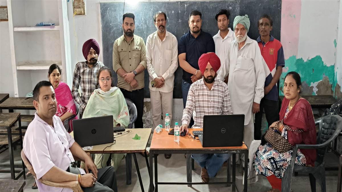 ਧਰਮਿੰਦਰ ਕਾਲੀ ਦੀ ਅਗਵਾਈ 'ਚ ਹੈਲਥ ਕਾਰਡ ਬਣਾਉਣ ਦਾ ਲਗਾਇਆ ਕੈਂਪ