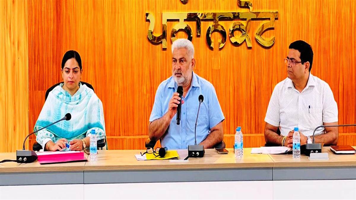 ਪਠਾਨਕੋਟ ਵਿੱਚ ਗੈਸ ਤੇ ਪੈਟਰੋਲ ਦੀ ਕੋਈ ਕਮੀ ਨਹੀਂ : ਕਟਾਰੂਚੱਕ