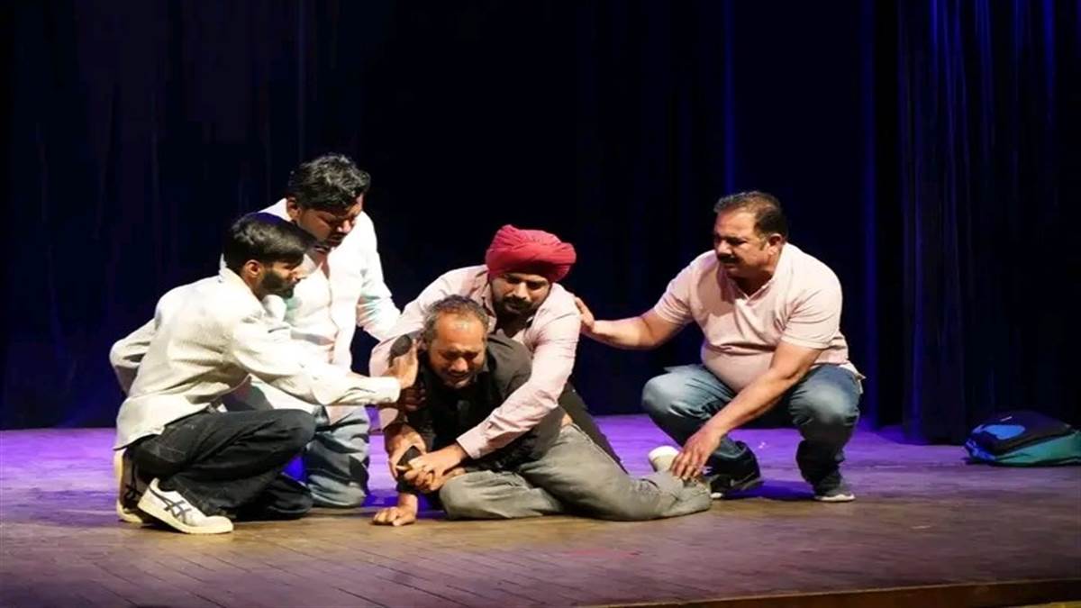 ਕਲਾਕ੍ਰਿਤੀ ਦੇ ਛੱਲਾ ਨਾਟਕ ਨੇ ਦਰਸ਼ਕਾਂ ਦੇ ਮਨਾਂ ’ਤੇ ਛੱਡੀ ਡੂੰਘੀ ਛਾਪ