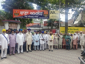 ਔਰਤ ਦੀ ਮੌਤ ਤੋਂ ਬਾਅਦ ਪੇਕੇ ਪਰਿਵਾਰ ਵੱਲੋਂ ਥਾਣੇ ਦਾ ਘਿਰਾਓ