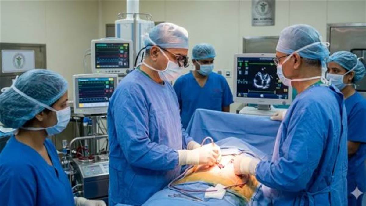 ਸੱਜੇ ਪਾਸੇ ਦਿਲ, ਖੱਬੇ ਪਾਸੇ ਲੀਵਰ ਅਤੇ ਦਿਲ 'ਚ ਛੇਕ... ਬਿਨਾਂ ਛਾਤੀ ਦੀ ਹੱਡੀ ਕੱਟੇ RML 'ਚ ਹੋਇਆ ਵਿਸ਼ਵ ਦਾ ਪਹਿਲਾ ਅਜਿਹਾ ਆਪ੍ਰੇਸ਼ਨ