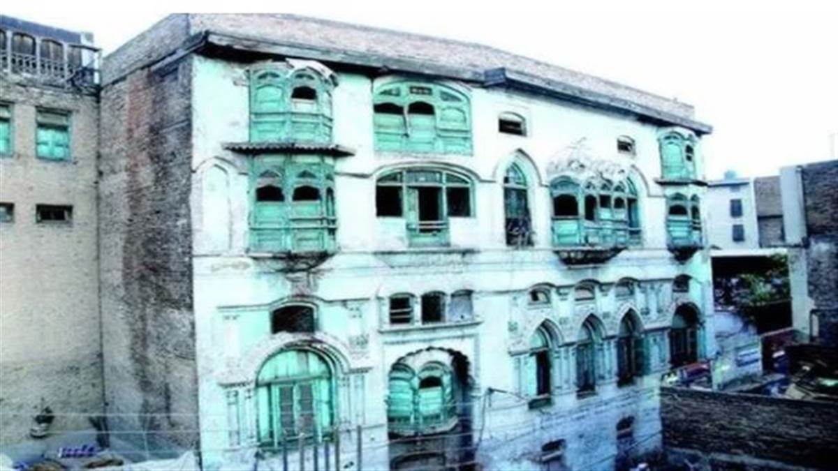 ਪਾਕਿਸਤਾਨ 'ਚ ਭਾਰੀ ਮੀਂਹ ਤੇ ਭੂਚਾਲ ਨਾਲ ਢਹਿਆ ਰਾਜ ਕਪੂਰ ਦੀ ਹਵੇਲੀ ਦਾ ਹਿੱਸਾ, ਸੱਭਿਆਚਾਰ ਵਿਰਾਸਤ 'ਤੇ ਸੰਕਟ