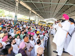 ਫਿਰੋਜ਼ਪੁਰ ਇਜਲਾਸ ’ਚ ਗੂੰਜਿਆ ਜ਼ੀਰਾ ਦਾ ਦਮ, ਕੁਲਬੀਰ ਸਿੰਘ ਜ਼ੀਰਾ ਦੇ ਕਾਫਲੇ ਨੇ ਦਿਖਾਈ ਕਾਂਗਰਸ ਦੀ ਸੰਗਠਨਾਤਮਕ ਤਾਕਤ