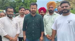 Barnala News : 70 ਸਾਲਾਂ ਬਾਅਦ 'ਆਪ' ਦੀ ਮਾਨ ਸਰਕਾਰ ਨੇ ਸਫਾਈ ਕਾਮਿਆਂ ਨੂੰ ਦਿੱਤਾ ਉਨ੍ਹਾਂ ਦਾ ਹੱਕ, ਮੰਗਾਂ ਮੰਨਣ 'ਤੇ ਕਾਮਿਆਂ ਵਿੱਚ ਖੁਸ਼ੀ ਦੀ ਲਹਿਰ