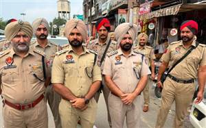 Batala News : ਆਪ੍ਰੇਸ਼ਨ ਪ੍ਰਹਾਰ-4 ਤਹਿਤ 300 ਵਿਅਕਤੀ ਗ੍ਰਿਫ਼ਤਾਰ, SSP ਬੋਲੇ - ਸਮਾਜ ਵਿਰੋਧੀ ਅਨਸਰਾਂ ਤੇ ਨਸ਼ਾ ਤਸਕਰਾਂ ਨੂੰ ਨਹੀਂ ਬਖਸ਼ਿਆ ਜਾਵੇਗਾ
