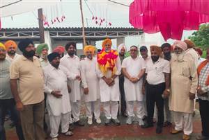 ਬਲਵਿੰਦਰ ਲਾਡੀ ਦੀ ਅਗਵਾਈ ਹੇਠ ਪਿੰਡ ਦੇ ਨੁਮਾਇੰਦਿਆਂ ਨੇ ਫੜਿਆ 'ਆਪ' ਦਾ ਪੱਲਾ, ਪਿੰਡ ਭਾਮ ’ਚ ਮਜ਼ਬੂਤ ਹੋਈ ਆਮ ਆਦਮੀ ਪਾਰਟੀ