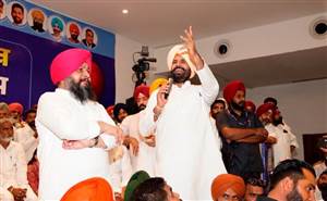 Congress Rally : ‘ਵਿਰੋਧੀ ਪਾਰਟੀਆਂ ਦੇ ਸਲੀਪਰ ਸੈੱਲਾਂ ਨੂੰ ਟਿਕਟ ਨਹੀਂ ਲੈਣ ਦਿੱਤੀ ਜਾਵੇਗੀ’, ਫ਼ਿਰੋਜ਼ਪੁਰ ’ਚ ਕਾਂਗਰਸ ਦੀ ਰੈਲੀ ’ਚ ਬੋਲੇ ਰਾਜਾ ਵੜਿੰਗ