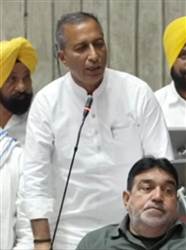 MLA ਵਿਜੇ ਸਿੰਗਲਾ ਨੇ ਪਿੰਡ ਖਿਆਲਾ ਕਲਾਂ ਵਿਖੇ ਟਰੋਮਾ ਸੈਂਟਰ ਬਣਾਉਣ ਦੀ ਜ਼ੋਰਦਾਰ ਉਠਾਈ ਮੰਗ, ਲੋਕਾਂ ਨੂੰ ਮਿਲਣਗੀਆਂ ਬਿਹਤਰ ਸਿਹਤ ਸਹੂਲਤਾਂ