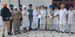 ਐੱਸਜੀਪੀਸੀ ਨੇ ਗੁਰੂ ਘਰਾਂ ਦੀਆਂ ਇਮਾਰਤਾਂ ਲਈ ਸੌਂਪੇ ਚੈੱਕ