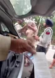 ਡਰਾਈਵਰ ਦੇ ਥੱਪੜ ਮਾਰਨ ਵਾਲਾ ਪੁਲਿਸ ਮੁਲਾਜ਼ਮ ਲਾਈਨ ਹਾਜ਼ਰ