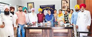 ਸਰਪੰਚ ਗਰੇਵਾਲ ਵੱਲੋਂ ਨਿੱਜੀ ਖ਼ਰਚੇ ’ਤੇ ਸਮਾਰਟ ਸਕੂਲ ’ਚ ਅਧਿਆਪਕ ਨਿਯੁਕਤ