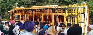 ਮੀਰੀ-ਪੀਰੀ ਖ਼ਾਲਸਾ ਮਾਰਚ ਦਾ ਕੀਰਤਪੁਰ ਸਾਹਿਬ ਪਹੁੰਚਣ ’ਤੇ ਸੰਗਤਾਂ ਵੱਲੋਂ ਨਿੱਘਾ ਸਵਾਗਤ