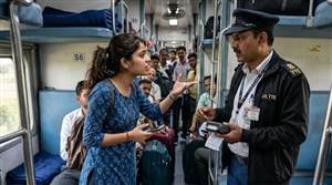 ਕਨਫਰਮ ਟਿਕਟ ਦੇ ਬਾਵਜੂਦ ਮਹਿਲਾ ਨੂੰ ਅੱਧੀ ਰਾਤ ਟਰੇਨ ਤੋਂ ਉਤਾਰ ਕੇ ਕੀਤਾ ਗ੍ਰਿਫ਼ਤਾਰ, ਨੌਕਰੀ ਵੀ ਗਈ; ਰੇਲਵੇ ’ਤੇ 2 ਲੱਖ ਰੁਪਏ ਜੁਰਮਾਨਾ