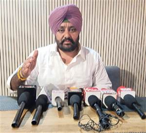 ‘ਆਪ’ ਦੇ ਜ਼ਿਲ੍ਹਾ ਪ੍ਰੀਸ਼ਦ ਮੈਂਬਰ ਲਾਡਾ ਨੇ ਵਧਾਈਆਂ ਰਾਜਸੀ ਸਰਗਰਮੀਆਂ