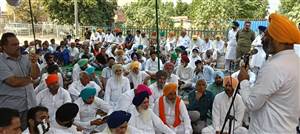 ਪੀੜਤ ਪਰਿਵਾਰਾਂ ਨੂੰ ਇਨਸਾਫ਼ ਦਵਾਉਣ ਲਈ ਸੀਐੱਮ ਕੋਠੀ ਮੂਹਰੇ ਧਰਨਾ