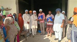 ਸਰਹੱਦੀ ਕਸਬਾ ਸਰਾਏ ਅਮਾਨਤ ਖਾਂ ’ਚ ਲਾਭਪਾਤਰੀਆਂ ਨੂੰ ਰਸੋਈ ਕਿੱਟਾਂ ਵੰਡੀਆਂ
