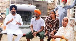Barnala News : ਗੰਦੇ ਪਾਣੀ ਕਾਰਨ ਖੁੱਡੀ ਕਲਾਂ ’ਚ ਇੱਕੋ ਪਰਿਵਾਰ ਦੇ ਤਿੰਨ ਜੀਅ ਕੈਂਸਰ ਦੀ ਲਪੇਟ ’ਚ, ਪਰਿਵਾਰਕ ਮੈਂਬਰਾਂ ਨੇ ਲਾਈ ਮੱਦਦ ਦੀ ਗੁਹਾਰ