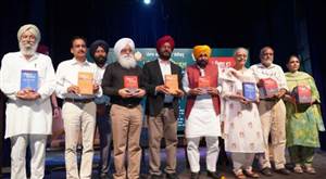 Punjab News : ਮੁੱਖ ਮੰਤਰੀ ਵੱਲੋਂ ‘ਪੰਜਾਬ ਦਾ ਇਤਿਹਾਸ’ ਦੀਆਂ ਤਿੰਨ ਜਿਲਦਾਂ ਲੋਕ ਅਰਪਣ