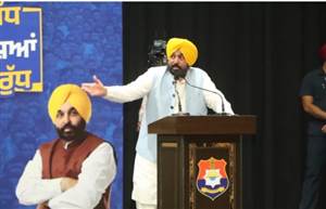 ਪੁਲਿਸ ਨੂੰ ਨਸ਼ਾ ਤਸਕਰਾਂ ਖ਼ਿਲਾਫ਼ ਹਰ ਜਾਇਜ਼ ਕਾਰਵਾਈ ਦੀ ਖੁੱਲ੍ਹੀ ਛੁੱਟੀ, ਪਿੰਡਾਂ-ਕਸਬਿਆਂ ’ਚ ਜਾ ਕੇ ਲੋਕਾਂ ਨੂੰ ਨਾਲ ਜੋੜਨ ਦੇ ਹੁਕਮ: CM Mann