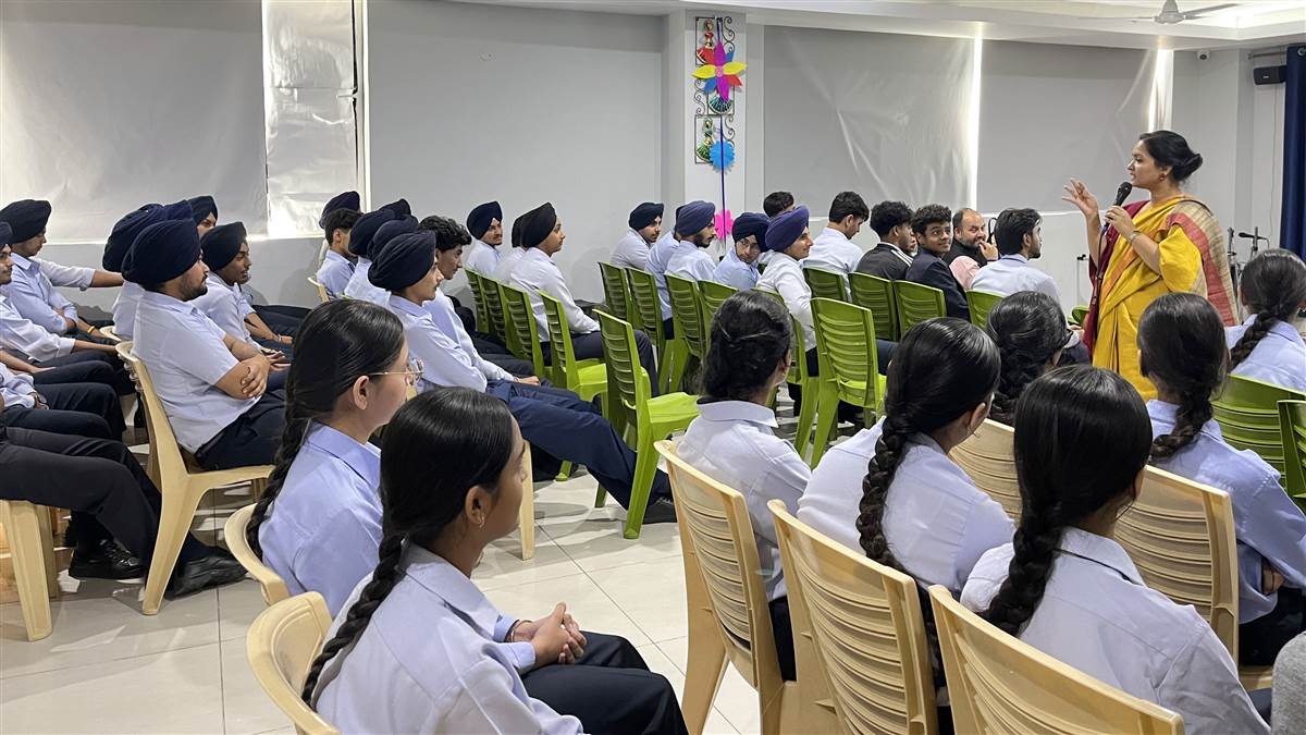 ਕਾਨੂੰਨੀ ਖੇਤਰ ਵਿਚ ਕਰੀਅਰ ਦੀਆਂ ਸੰਭਾਵਨਾਵਾਂ ਬਾਰੇ ਗਰੇਡ 11 ਅਤੇ 12 ਦੇ ਵਿਦਿਆਰਥੀਆਂ ਲਈ ਇਕ ਉਪਯੋਗੀ ਵਰਕਸ਼ਾਪ ਲਾਈ