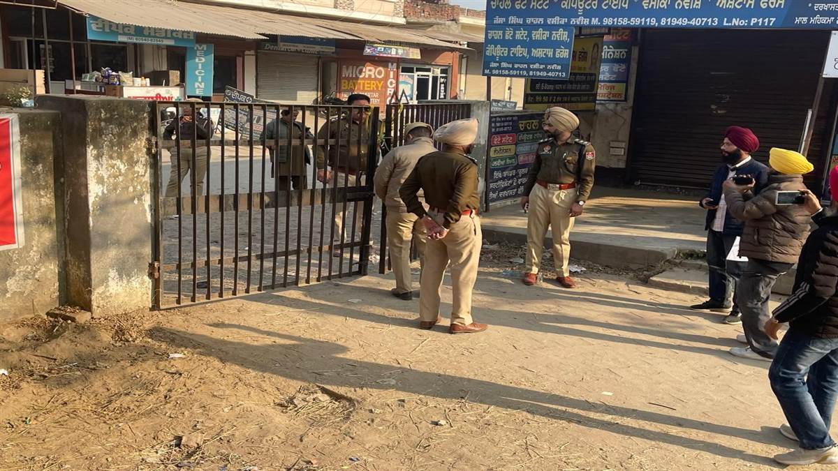 ਨਾਮਜ਼ਦਗੀ ਦਫਤਰਾਂ ਨੂੰ 3 ਵੱਜਦਿਆਂ ਹੀ ਜੜ ਦਿੱਤੇ ਜਿੰਦਰੇ, ਕਈ ਬੇਰੰਗ ਪਰਤੇ