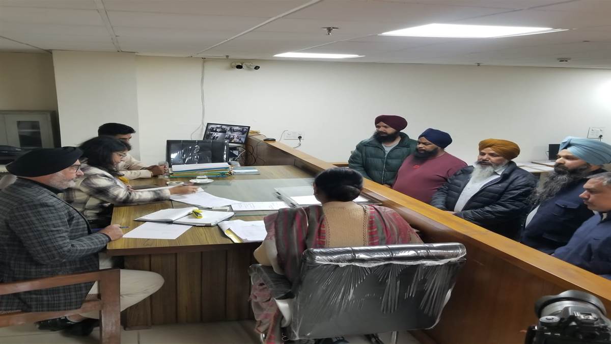 ਕਾਂਗਰਸੀ ਉਮੀਦਵਾਰਾਂ ਨੇ ਨਾਮਜ਼ਦਗੀ ਪੱਤਰ ਦਾਖਲ ਕੀਤੇ