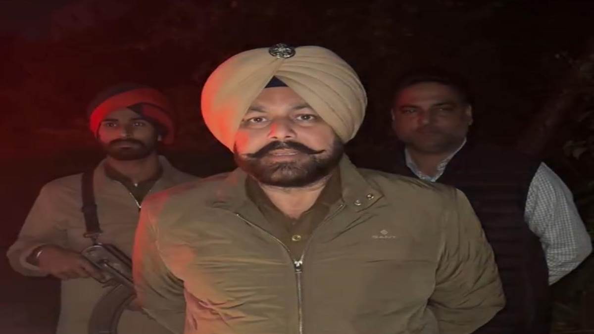 ਨਾਕਾ ਤੋੜ ਕੇ ਭਜਾਈ ਐੱਸਯੂਵੀ, ਪਿੱਛਾ ਕਰਦੀ ਪੁਲਿਸ ’ਤੇ ਚਲਾਈਆਂ ਗੋਲ਼ੀਆਂ