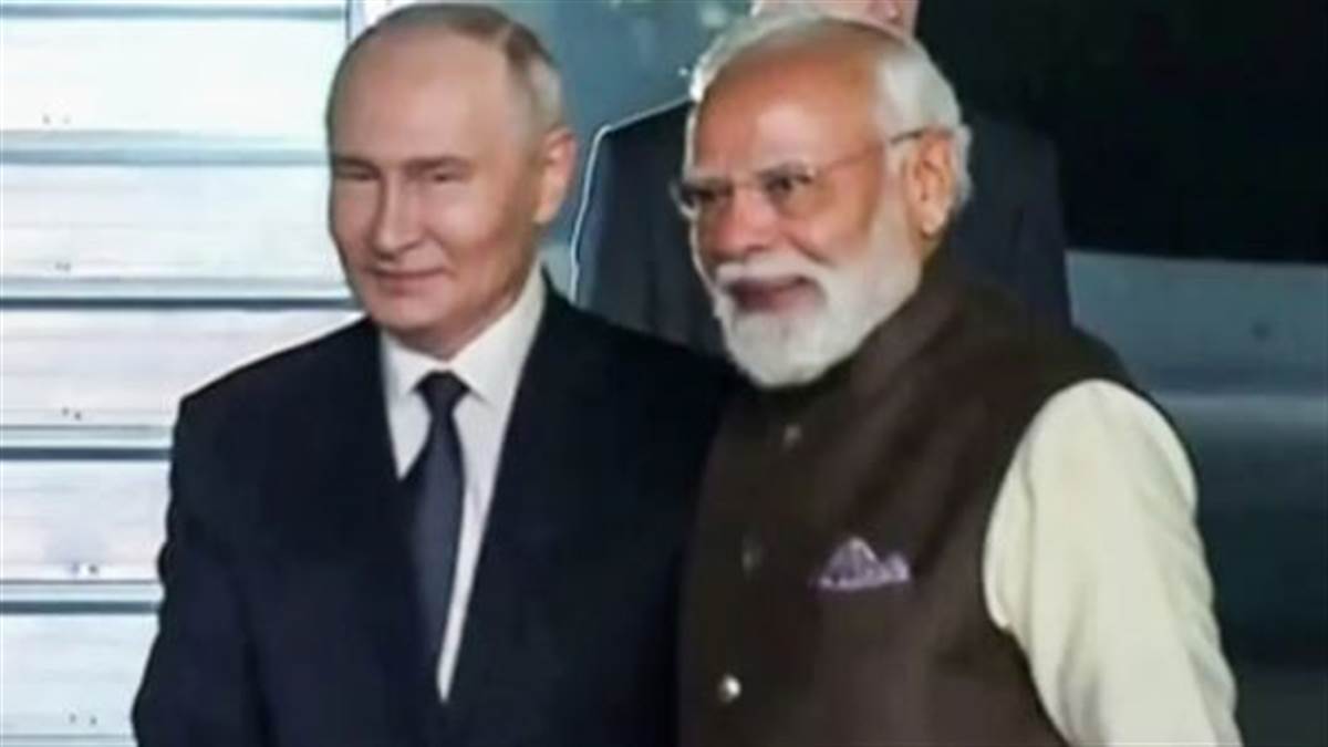 Putin India Visit: ਜੱਫੀ ਪਾਈ, ਹੱਥ ਮਿਲਾਇਆ, PM ਮੋਦੀ ਨੇ ਦੋਸਤ ਪੁਤਿਨ ਦਾ ਇੰਜ ਕੀਤਾ ਸਵਾਗਤ; ਮੁਲਾਕਾਤ ਦੀਆਂ 10 ਤਸਵੀਰਾਂ