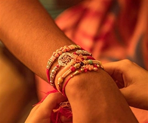 Happy Rakshabandhan 2019 : ਖ਼ੂਬਸੂਰਤ ਰੱਖੜੀ ਹੀ ਨਹੀਂ, ਇਸ ਸਾਈਟ ਤੋਂ ਭੇਜੋ ਗਿਫਟਸ ਤੇ ਕਾਰਡਸ ਵੀ ਸ਼ਾਨਦਾਰ ਆਫਰ ਨਾਲ