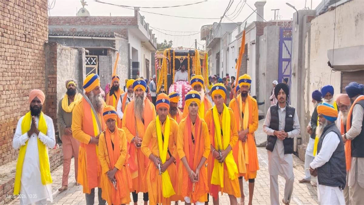 ਦਸਮੇਸ਼ ਪਿਤਾ ਦੇ ਜਨਮ ਦਿਹਾੜੇ ਨੂੰ ਸਮਰਪਿਤ ਨਗਰ ਕੀਰਤਨ ਸਜਾਇਆ