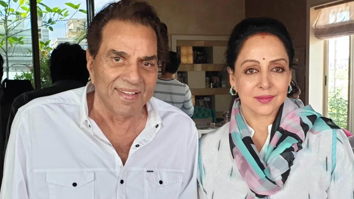 'ਹੀ-ਮੈਨ' ਦੀ ਯਾਦ 'ਚ ਭਿੱਜੀਆਂ ਹੇਮਾ ਮਾਲਿਨੀ ਦੀਆਂ ਅੱਖਾਂ: "ਅਜੇ ਤਾਂ 90ਵੇਂ ਜਨਮਦਿਨ ਦੀਆਂ ਹੋ ਰਹੀਆਂ ਸੀ ਤਿਆਰੀਆਂ, ਪਰ ਉਹ ਇਕੱਲਿਆਂ ਛੱਡ ਗਏ"