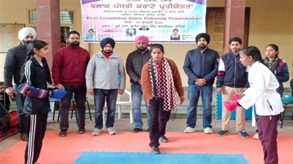 ਛੇਵੀਂ ਤੋਂ ਬਾਰ੍ਹਵੀਂ ਜਮਾਤ ਦੀਆਂ ਵਿਦਿਆਰਥਣਾਂ ਦੇ ਕਰਾਟੇ ਮੁਕਾਬਲੇ ਕਰਵਾਏ
