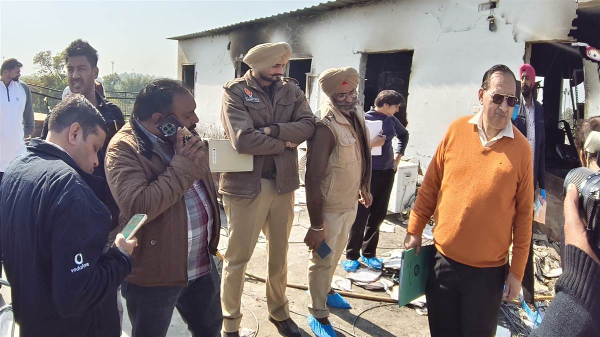 ਨਿਗਮ ਦਫ਼ਤਰ ਦੇ ਰਿਕਾਰਡ ਰੂਮ ’ਚ ਲੱਗੀ ਅੱਗ ਦੀ ਫੋਰੈਂਸਿਕ ਜਾਂਚ ਸ਼ੁਰੂ