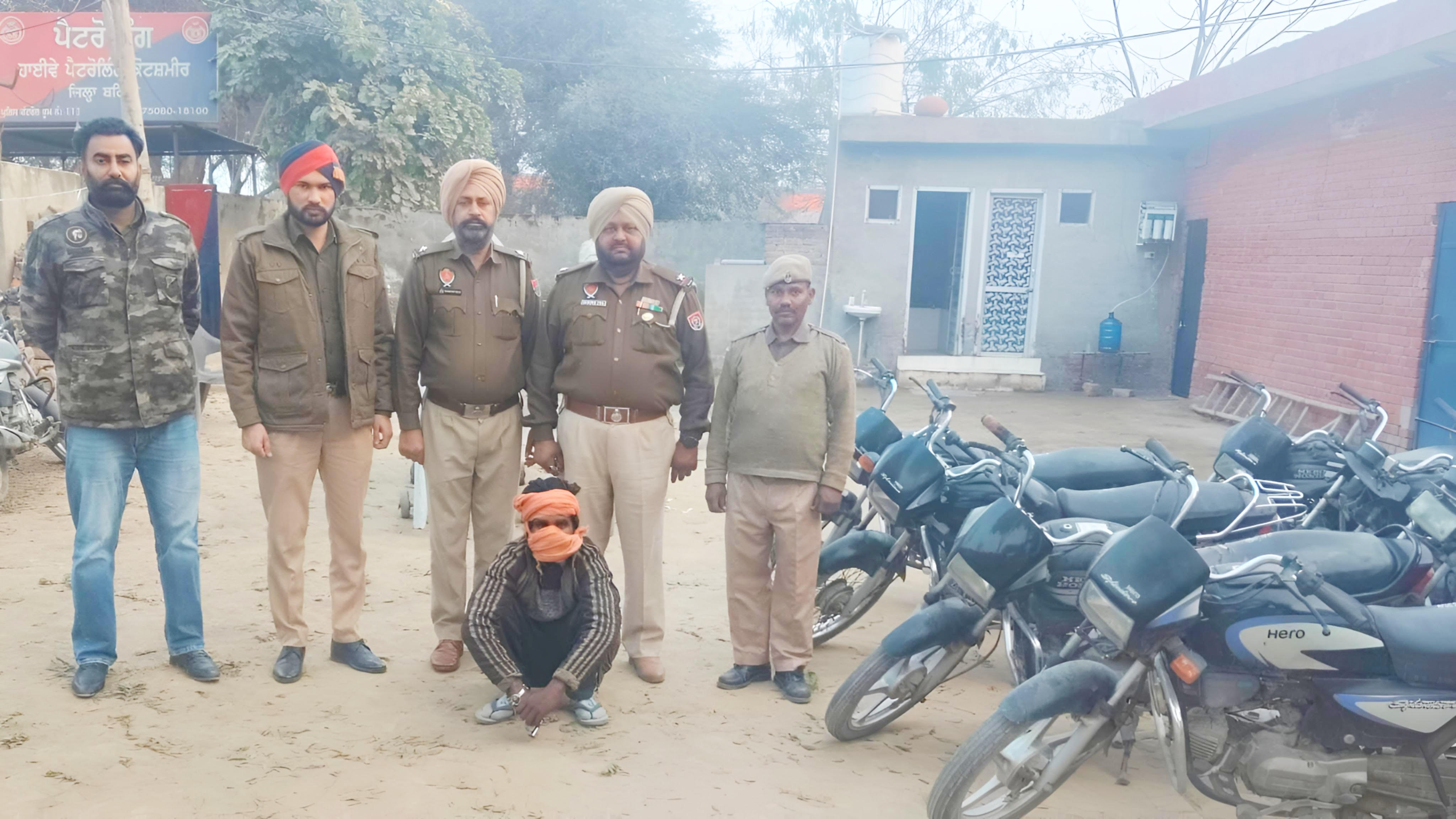 ਮੋਟਰਸਾਈਕਲ ਚੋਰੀ ਕਰਨ ਵਾਲਾ ਗਿਰੋਹ ਫੜਿਆ, ਚੋਰੀ ਦੇ ਅੱਠ ਮੋਟਰਸਾਈਕਲ ਬਰਾਮਦ