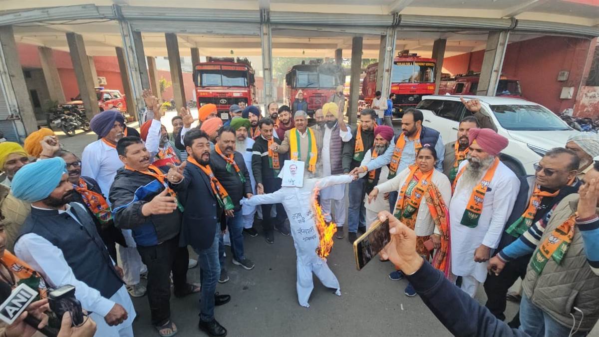 ਬਿੱਟੂ ਨੂੰ ਦੇਸ਼ ਦਾ ਗੱਦਾਰ ਕਹਿਣਾ ਪੂਰੀ ਸਿੱਖ ਕੌਮ ਦੀ ਬੇਇੱਜ਼ਤੀ : ਸਿੰਗਲਾ