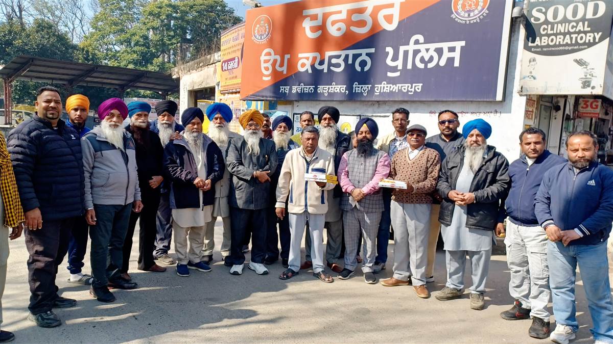 ਮਜੀਠੀਆ ਦੀ ਰਿਹਾਈ ’ਤੇ ਅਕਾਲੀ ਆਗੂਆਂ ਨੇ ਵੰਡੇ ਲੱਡੂ