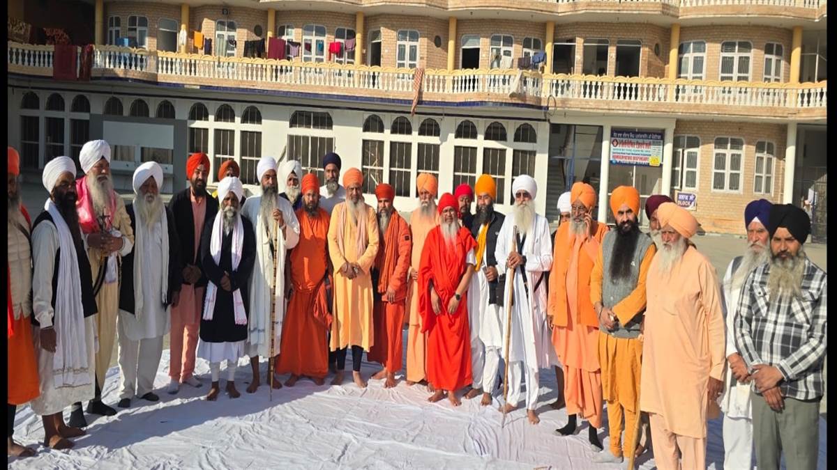 ਹੋਲੇ ਮਹੱਲੇ ਦੇ ਸਬੰਧ ’ਚ ਸੰਤਾਂ-ਮਹਾਂਪੁਰਸ਼ਾਂ ਦੀ ਹੋਈ ਵਿਸ਼ੇਸ਼ ਮੀਟਿੰਗ