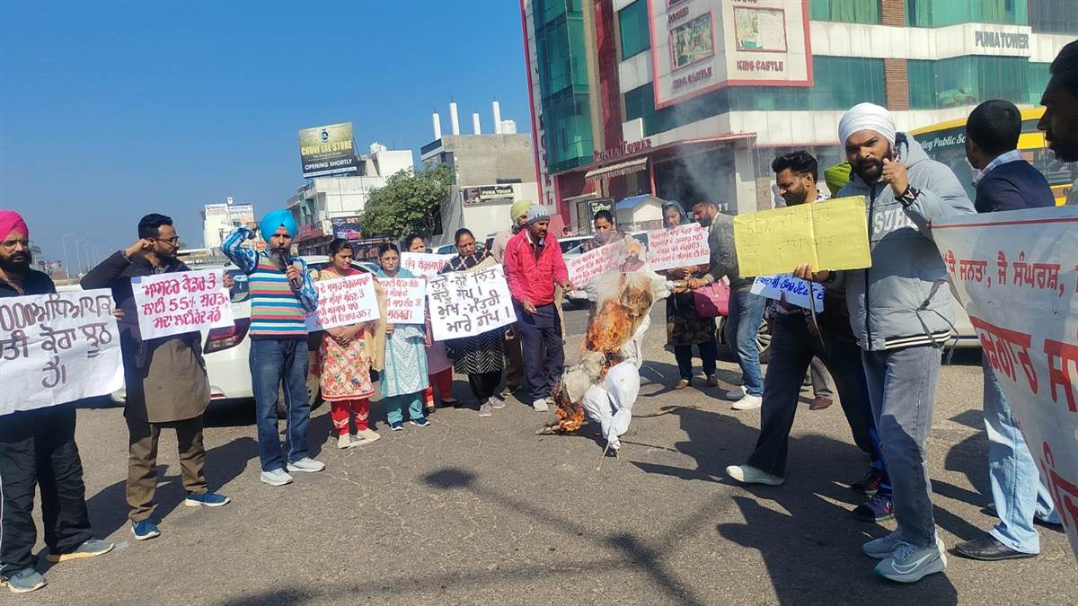ਬੇਰੁਜ਼ਗਾਰਾਂ ਦੇ ਗੁੱਸੇ ’ਚ ਉਬਾਲ, ਮੀਟਿੰਗ ਰੱਦ ਤੋਂ ਹੋਏ ਖਫ਼ਾ