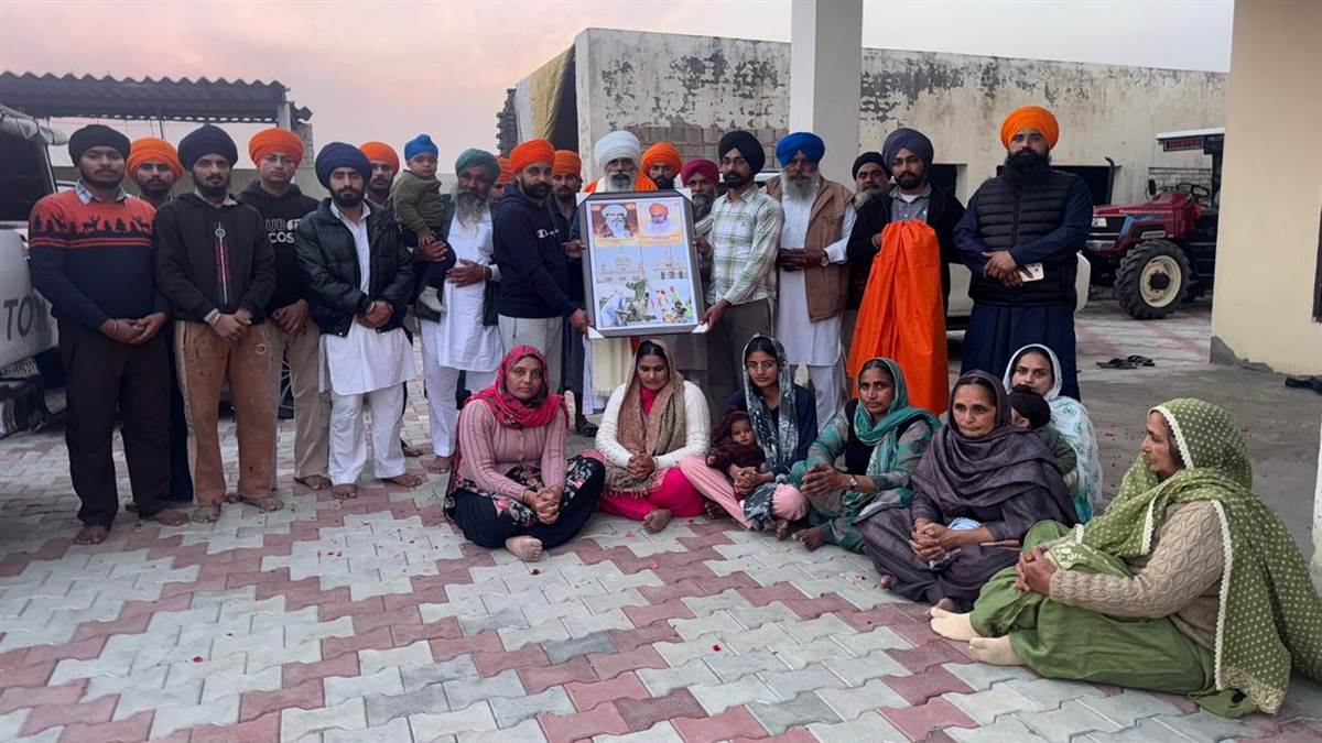 ਪਿੰਡ ਗੰਡੀਵਿੰਡ ਦੀ ਸੰਗਤ ਨੇ ਕੀਤਾ ਸੰਤ ਬਾਬਾ ਸੁੱਖਾ ਸਿੰਘ ਦਾ ਸਨਮਾਨ